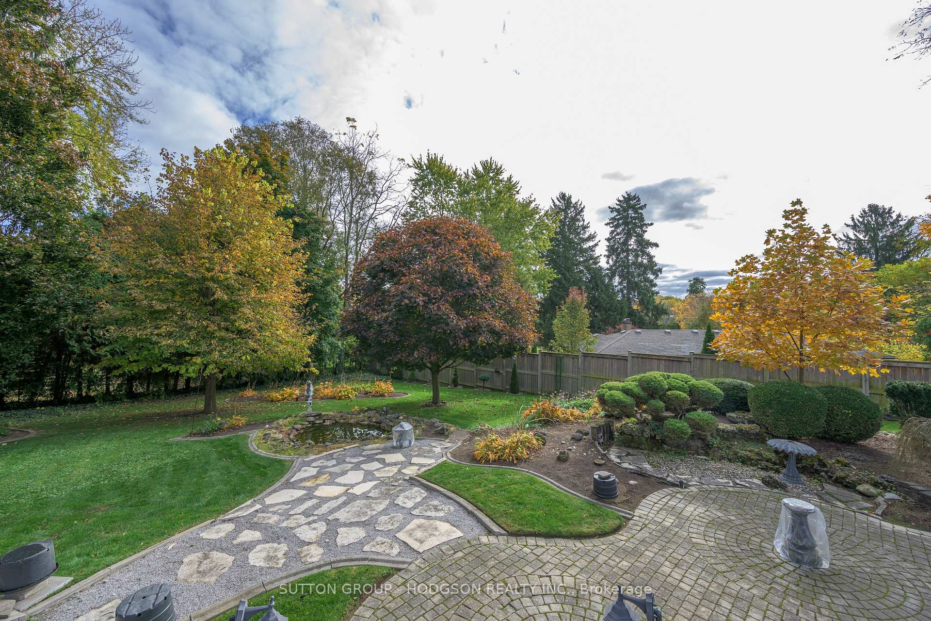 Photo 48 of 325 Thames Valley Avenue, London, North Q — HOMEH