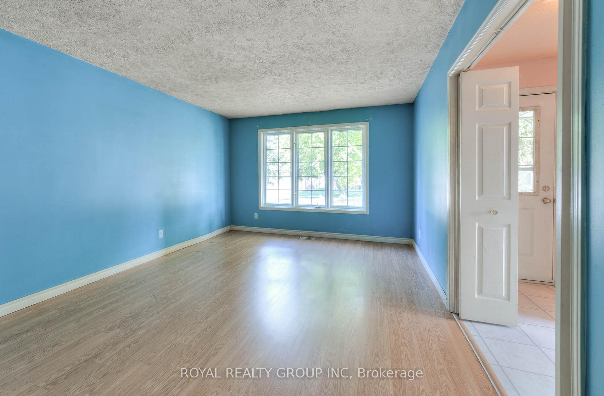 Photo 7 of 119 Keewatin Avenue, Kitchener — HOMEH
