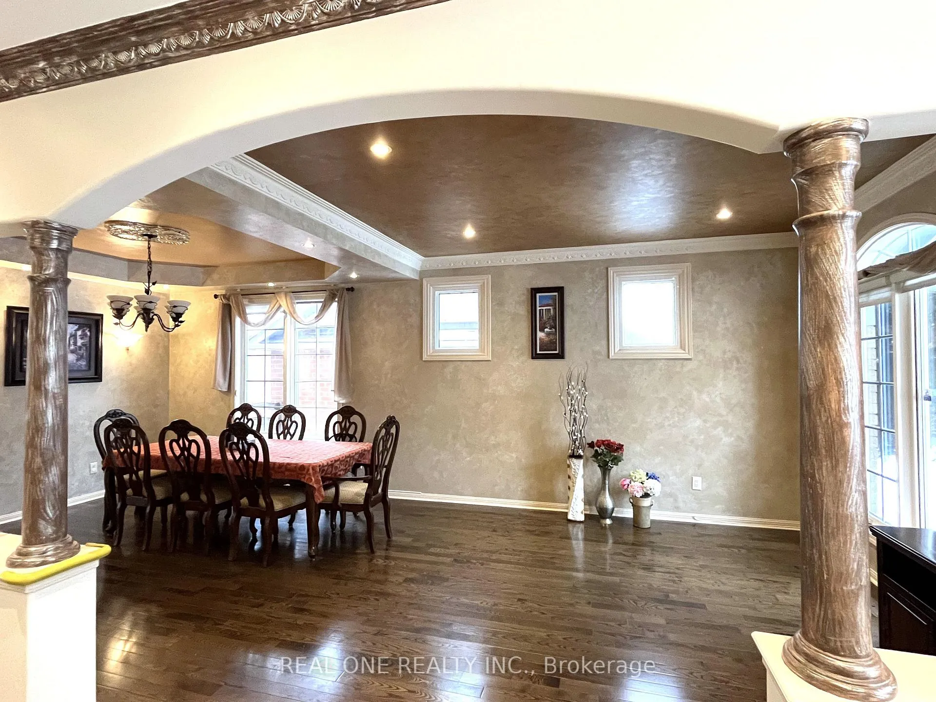 Photo 12 of 49 Drawbridge Drive, Markham, Berczy — HOMEH