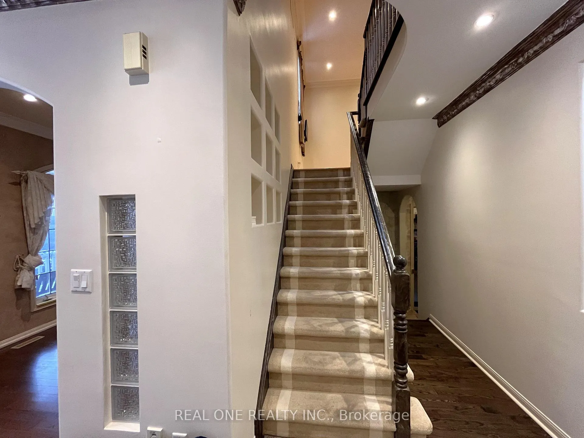 Photo 20 of 49 Drawbridge Drive, Markham, Berczy — HOMEH