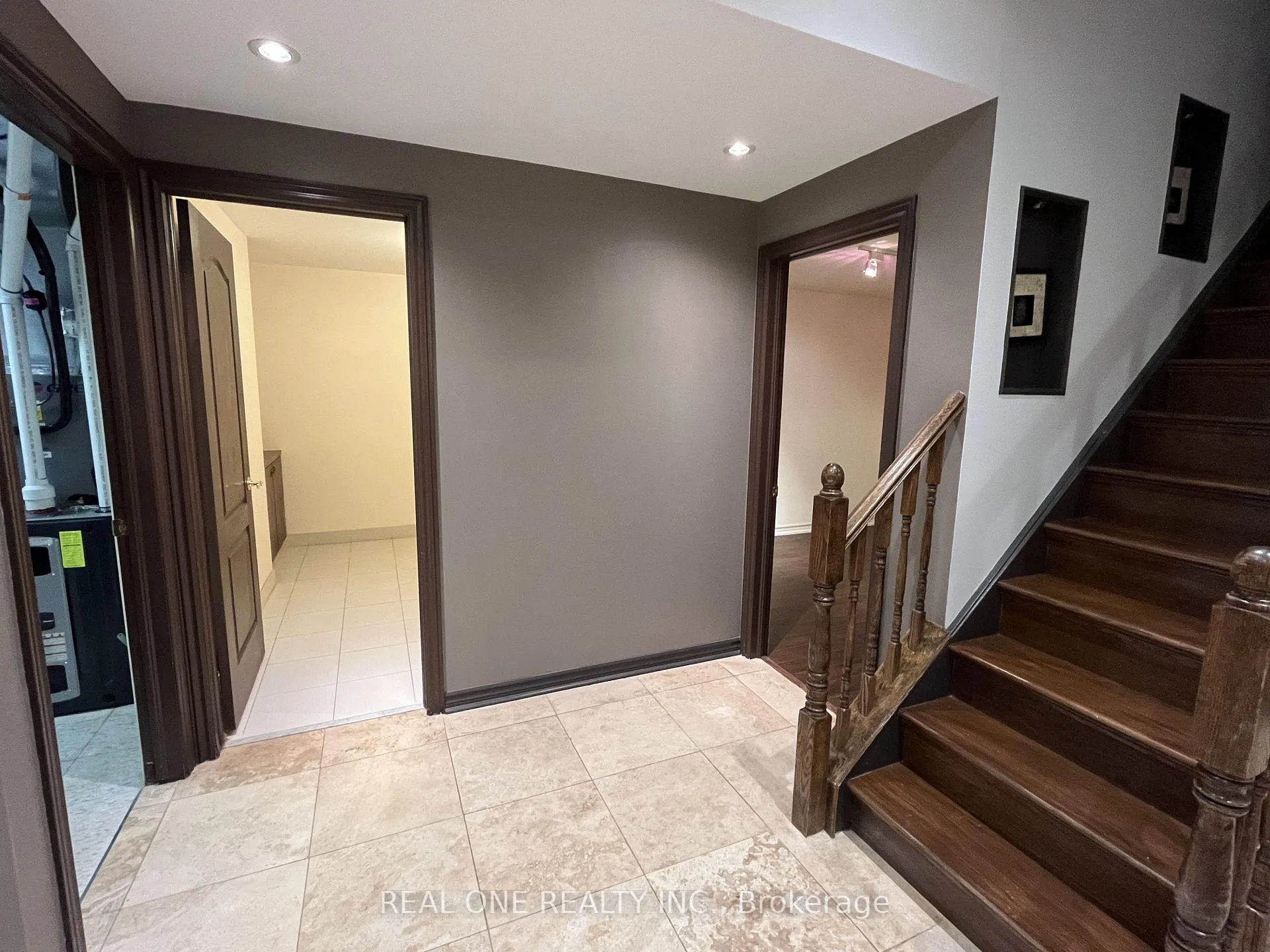 Photo 39 of 49 Drawbridge Drive, Markham, Berczy — HOMEH