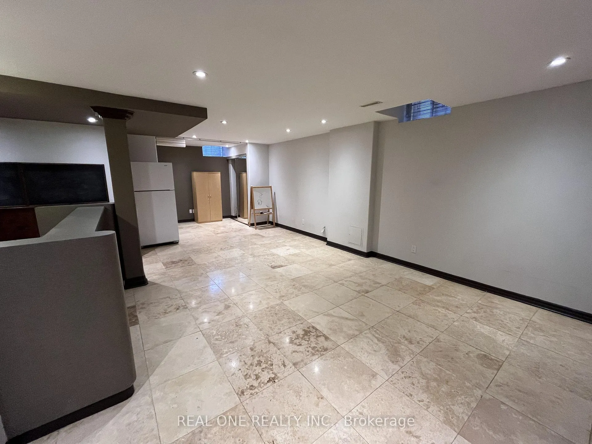 Photo 42 of 49 Drawbridge Drive, Markham, Berczy — HOMEH