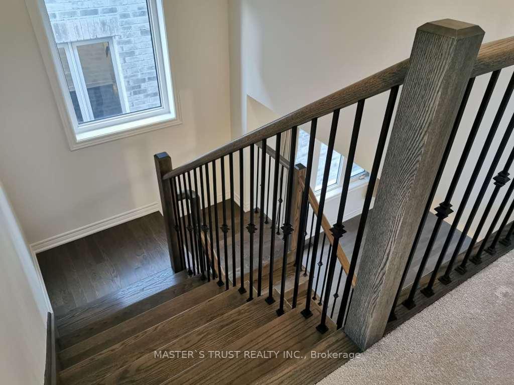 Photo 13 of 1304 Davis Loop, Innisfil, Lefroy — HOMEH