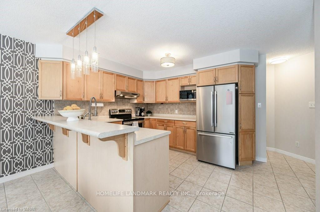 Photo 5 of 123 Winifred Street, Kitchener — HOMEH