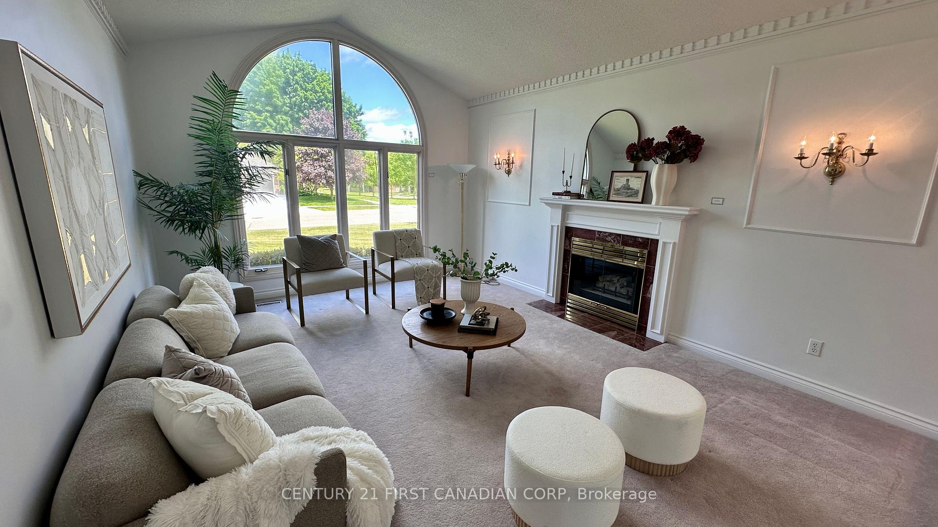 Photo 2 of 212 Timber Drive, London, South B — HOMEH