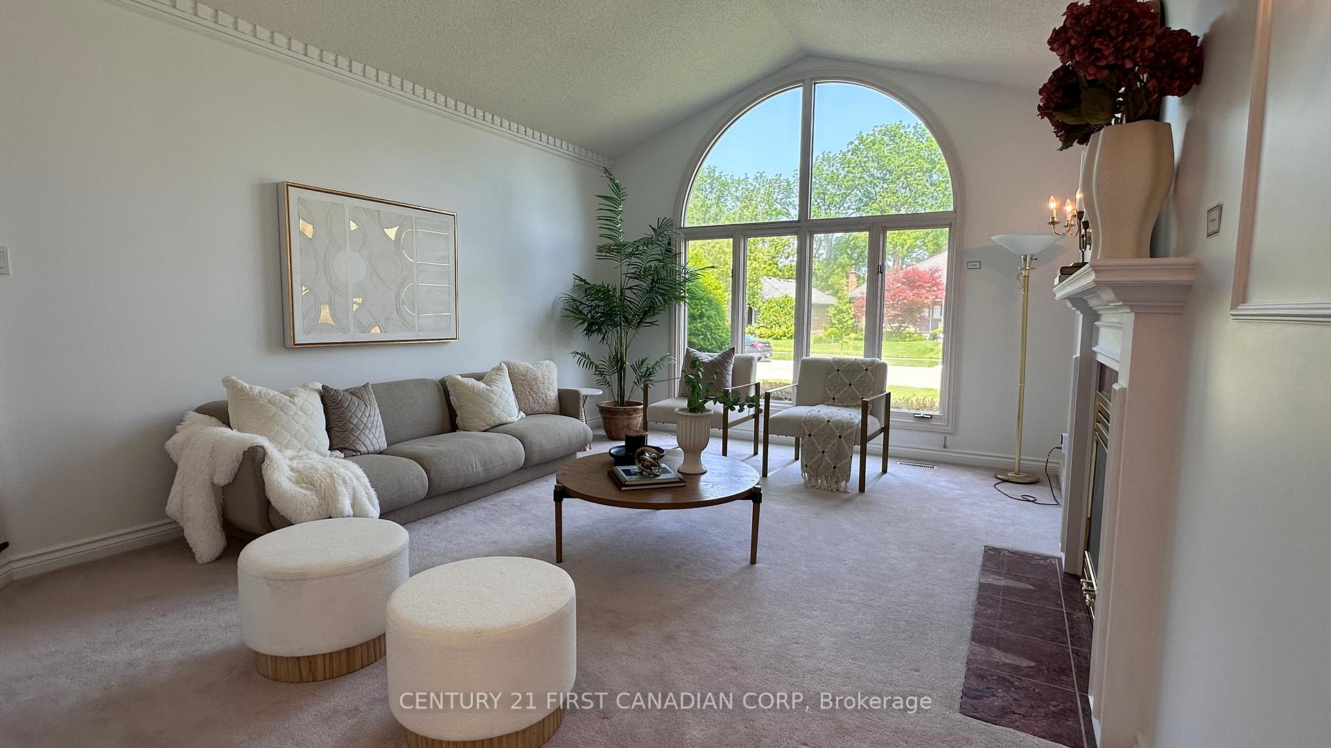Photo 3 of 212 Timber Drive, London, South B — HOMEH