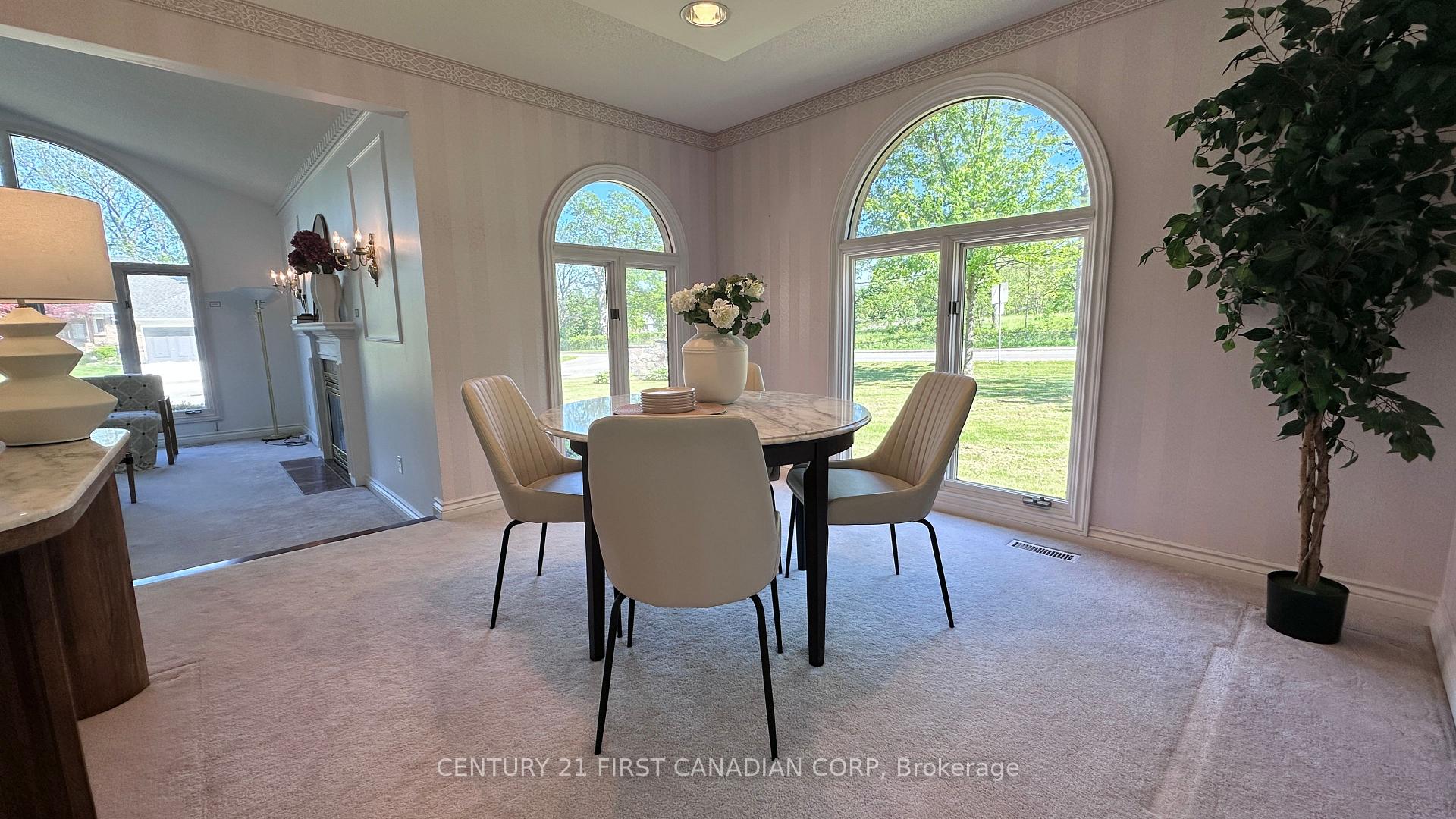 Photo 4 of 212 Timber Drive, London, South B — HOMEH