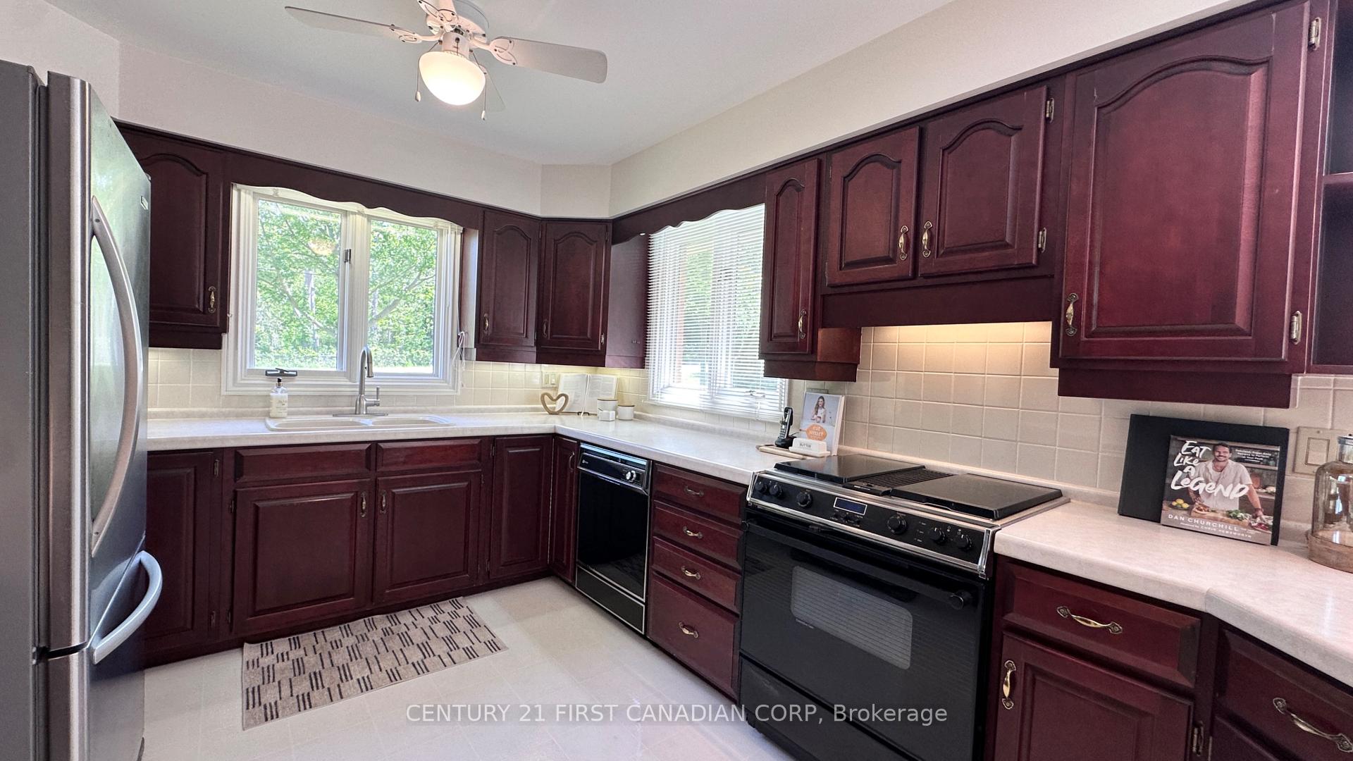 Photo 5 of 212 Timber Drive, London, South B — HOMEH