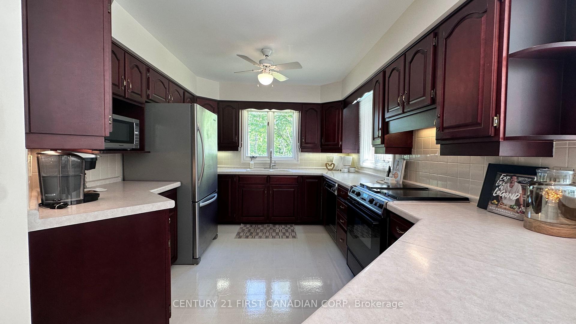 Photo 6 of 212 Timber Drive, London, South B — HOMEH