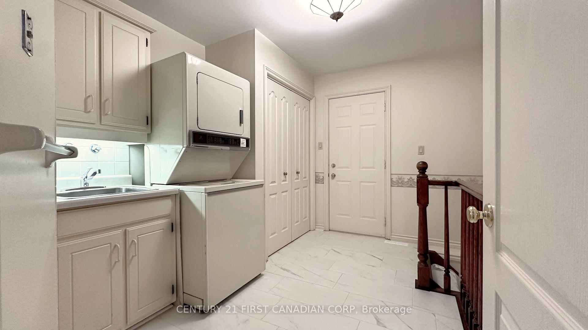 Photo 19 of 212 Timber Drive, London, South B — HOMEH