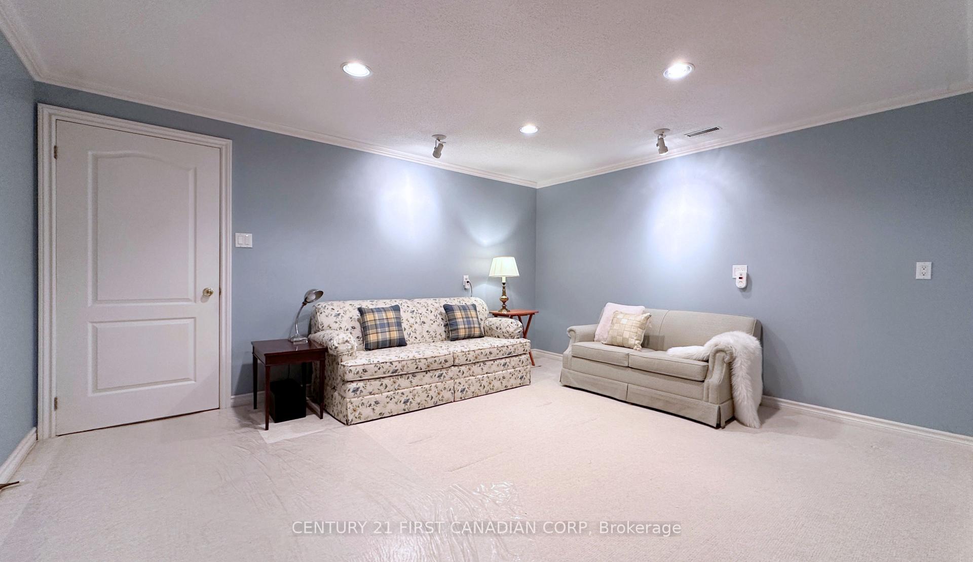 Photo 22 of 212 Timber Drive, London, South B — HOMEH