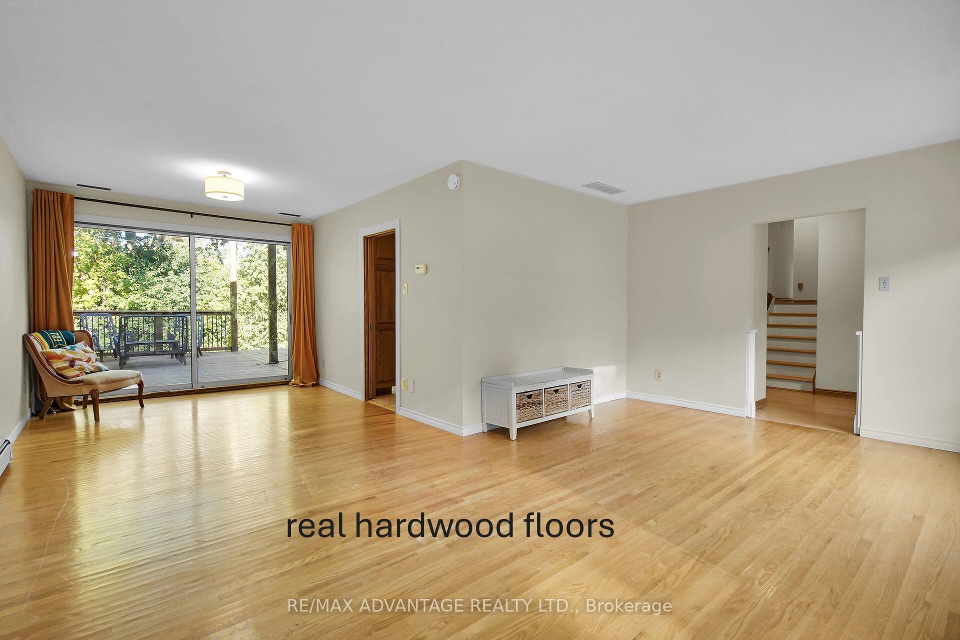 Photo 4 of 41 Queen Anne Circle, London, North M — HOMEH