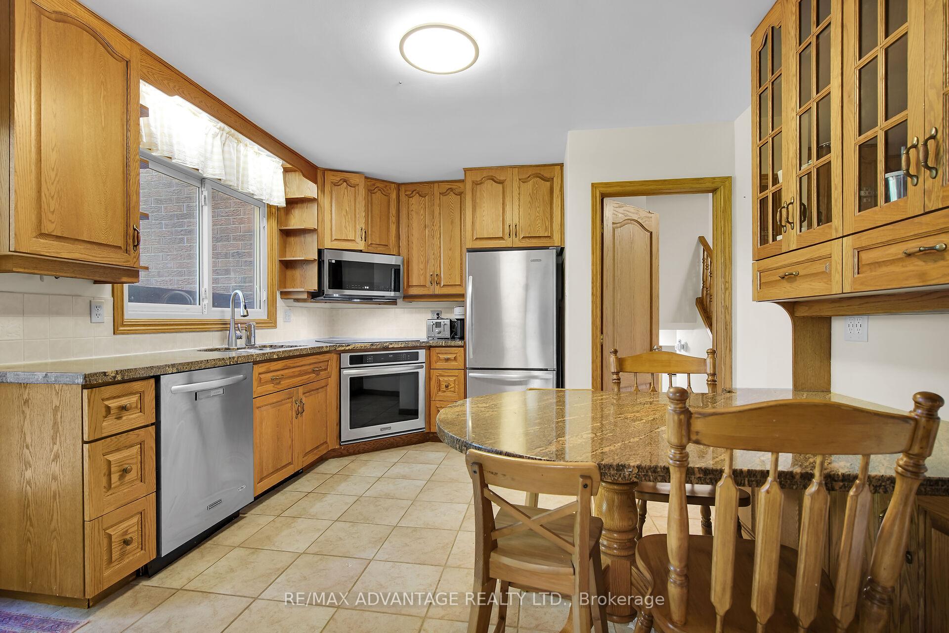Photo 7 of 41 Queen Anne Circle, London, North M — HOMEH