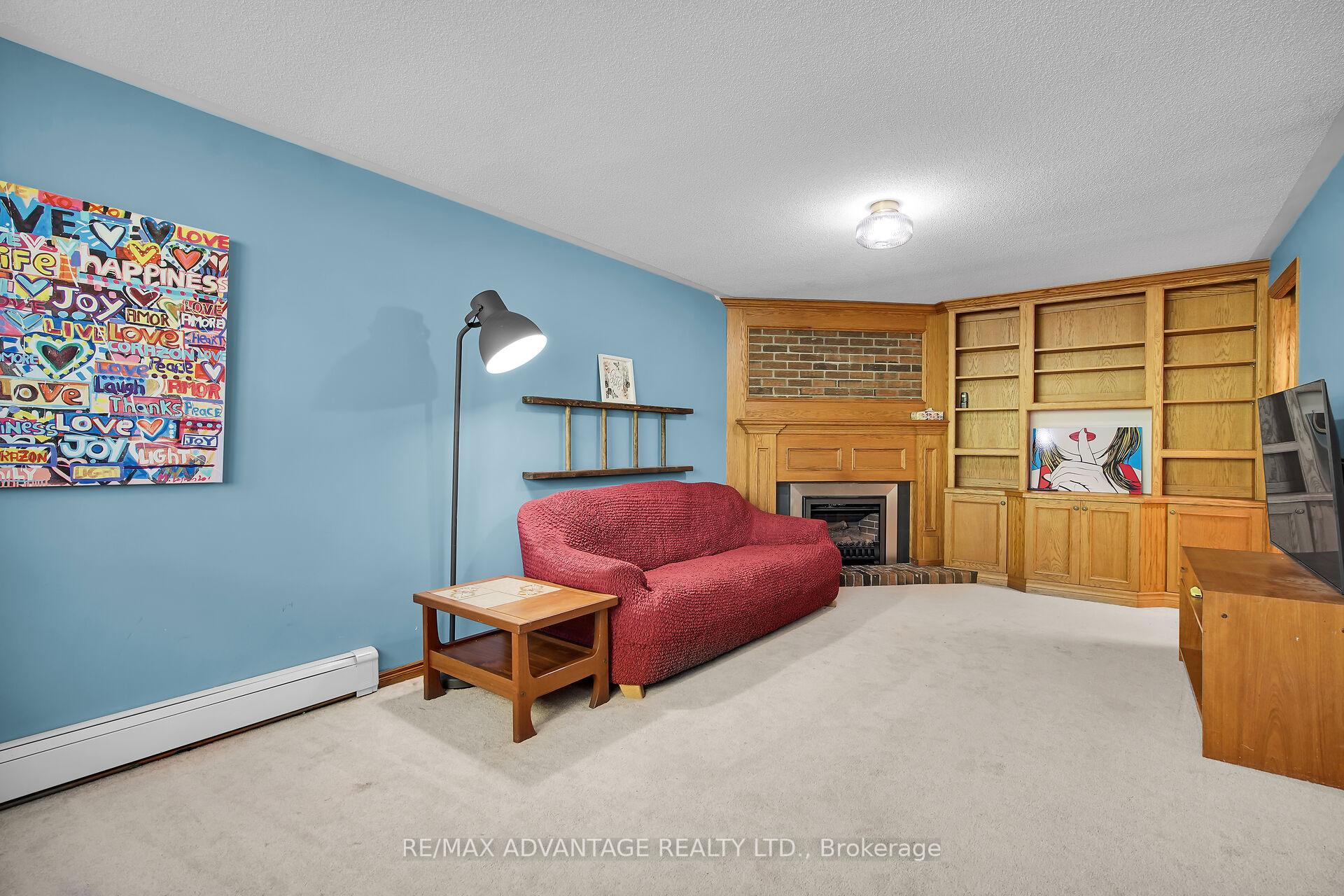 Photo 18 of 41 Queen Anne Circle, London, North M — HOMEH
