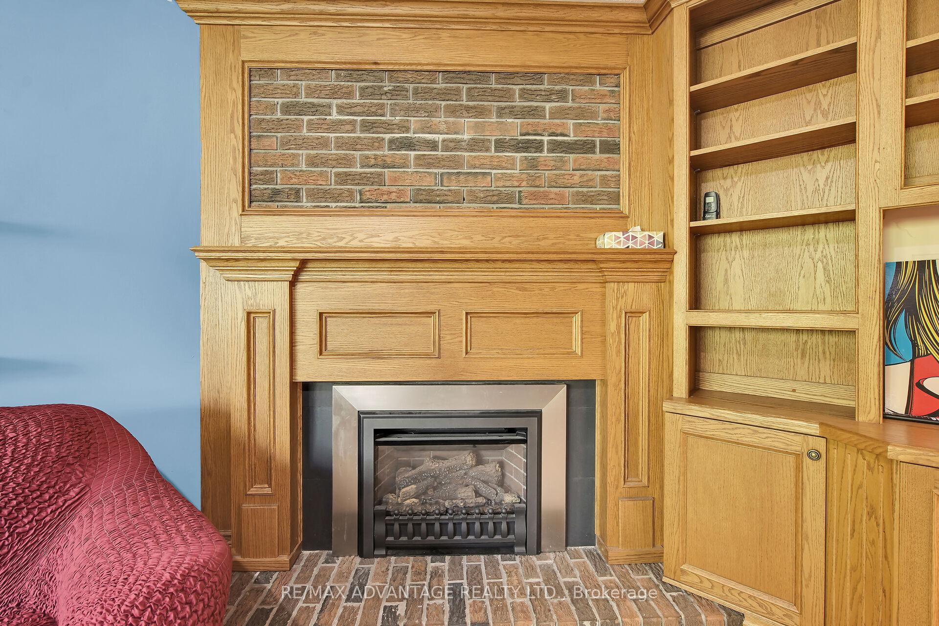 Photo 19 of 41 Queen Anne Circle, London, North M — HOMEH