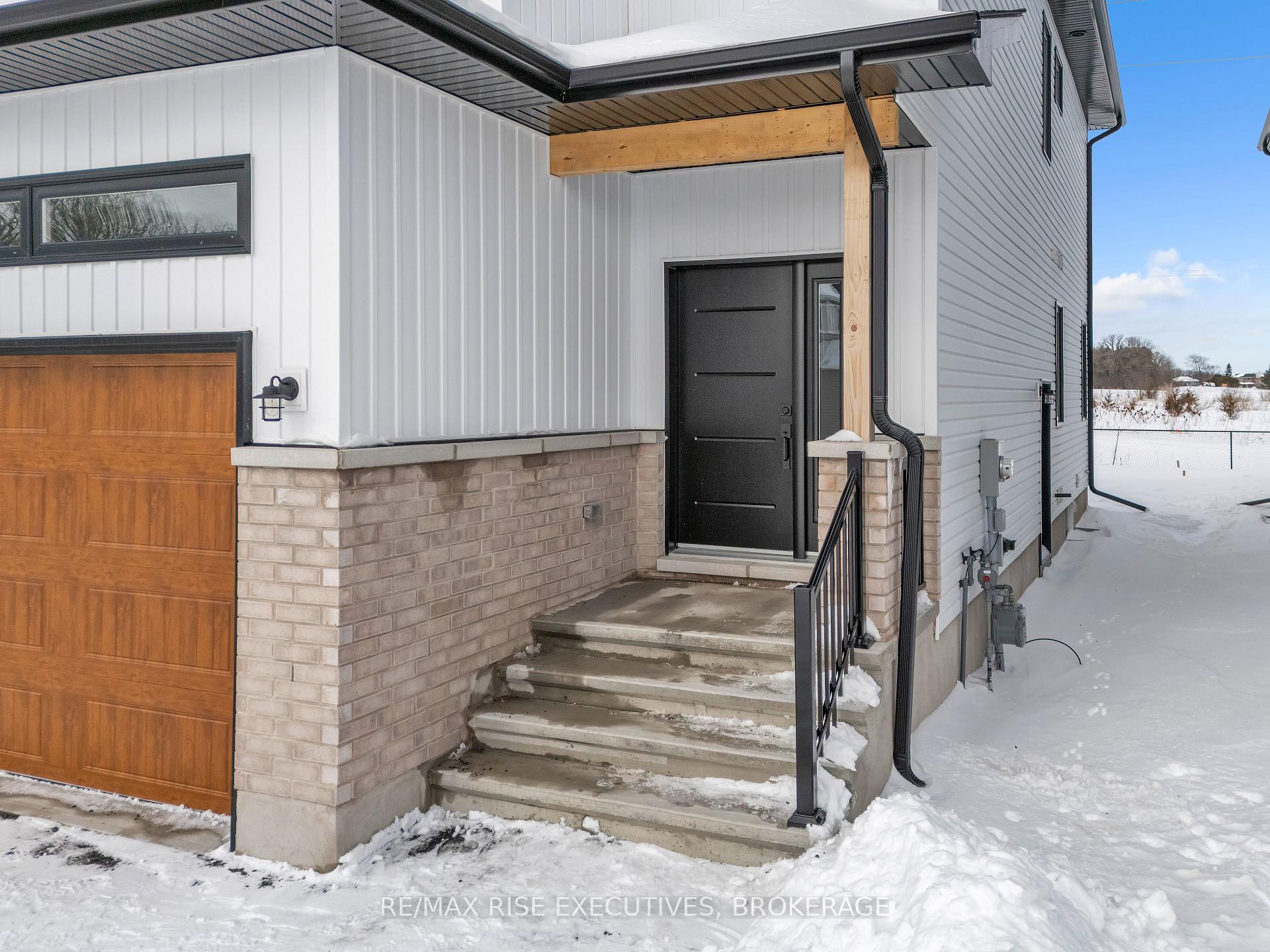 Photo 3 of 1330 Ottawa Street, Kingston, City Northwest — HOMEH
