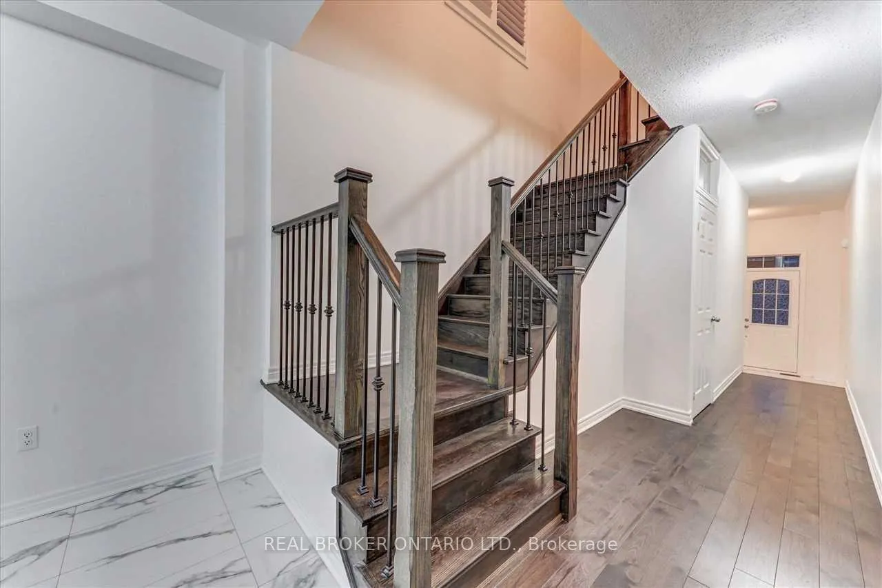 Photo 3 of 91 Titan Trail, Markham, Cedarwood — HOMEH