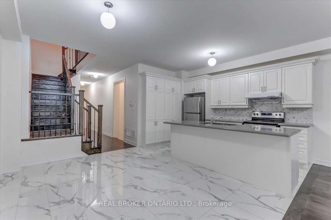 Photo 5 of 91 Titan Trail, Markham, Cedarwood — HOMEH