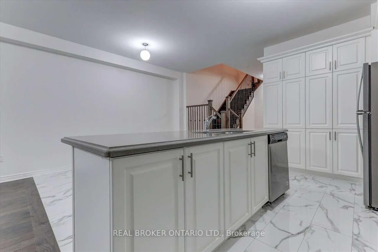 Photo 7 of 91 Titan Trail, Markham, Cedarwood — HOMEH