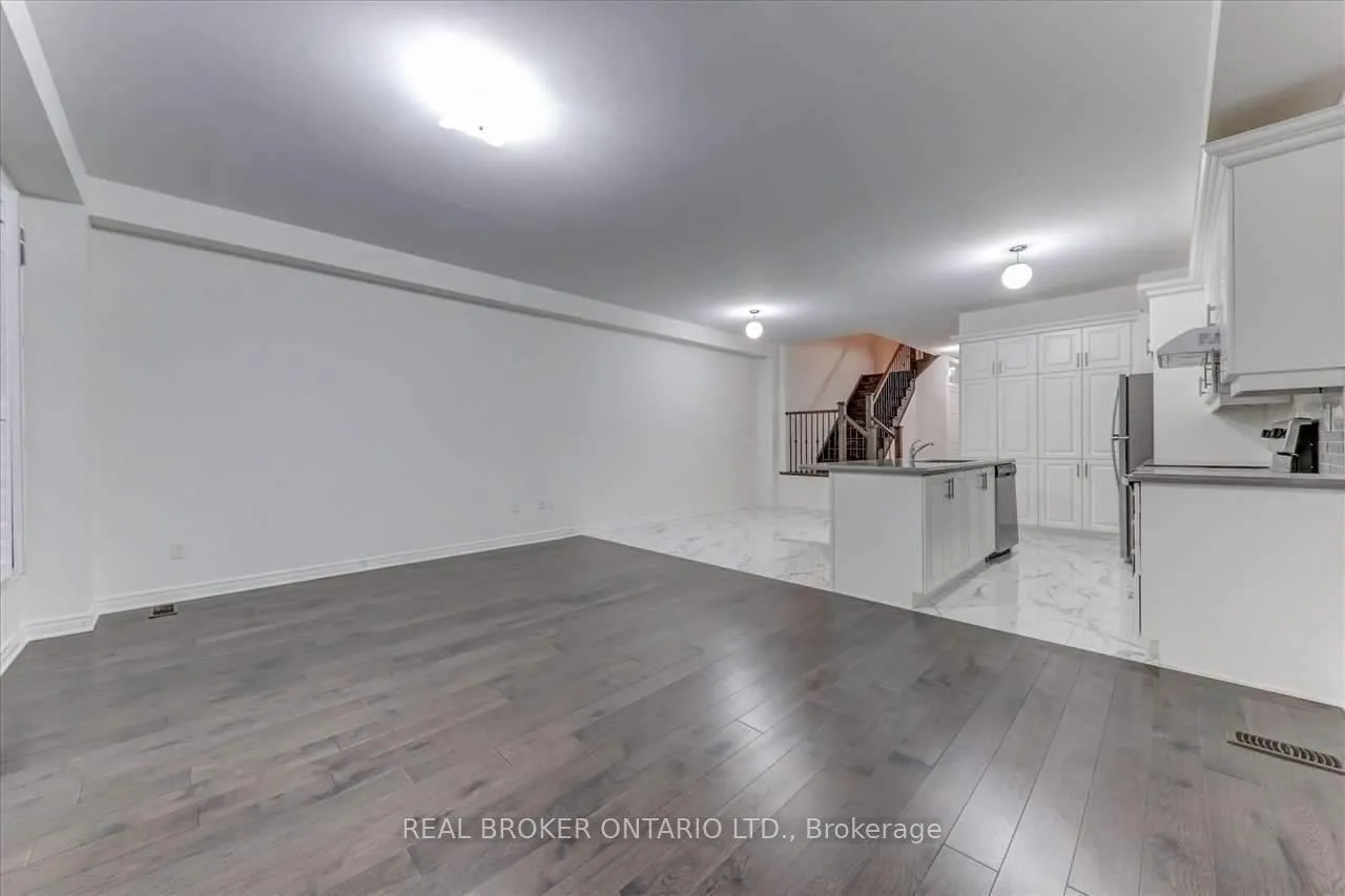 Photo 9 of 91 Titan Trail, Markham, Cedarwood — HOMEH