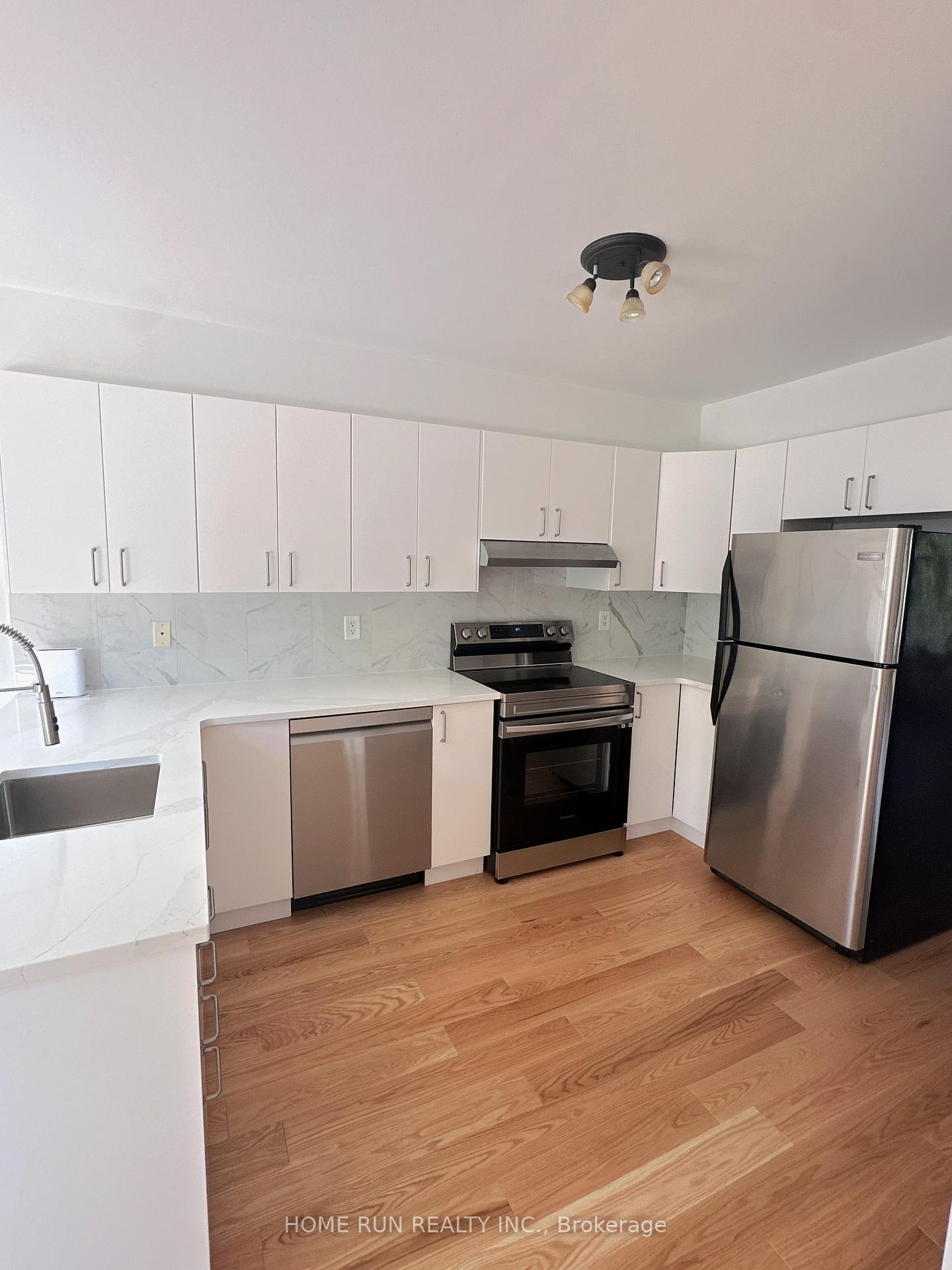 Photo 4 of 111 Blackdome Crescent, Ottawa, Kanata - Kanata Lakes/Heritage Hills — HOMEH