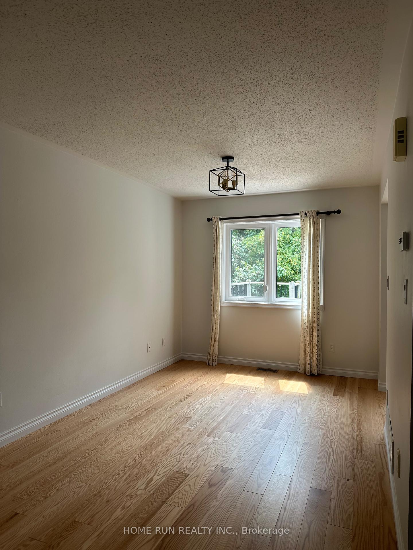 Photo 5 of 111 Blackdome Crescent, Ottawa, Kanata - Kanata Lakes/Heritage Hills — HOMEH