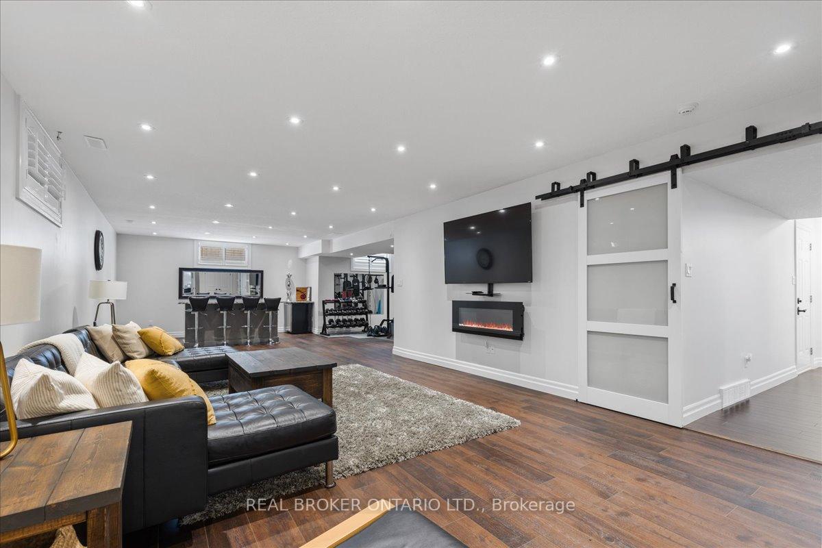 Photo 34 of 494 Deer Ridge Drive, Kitchener — HOMEH