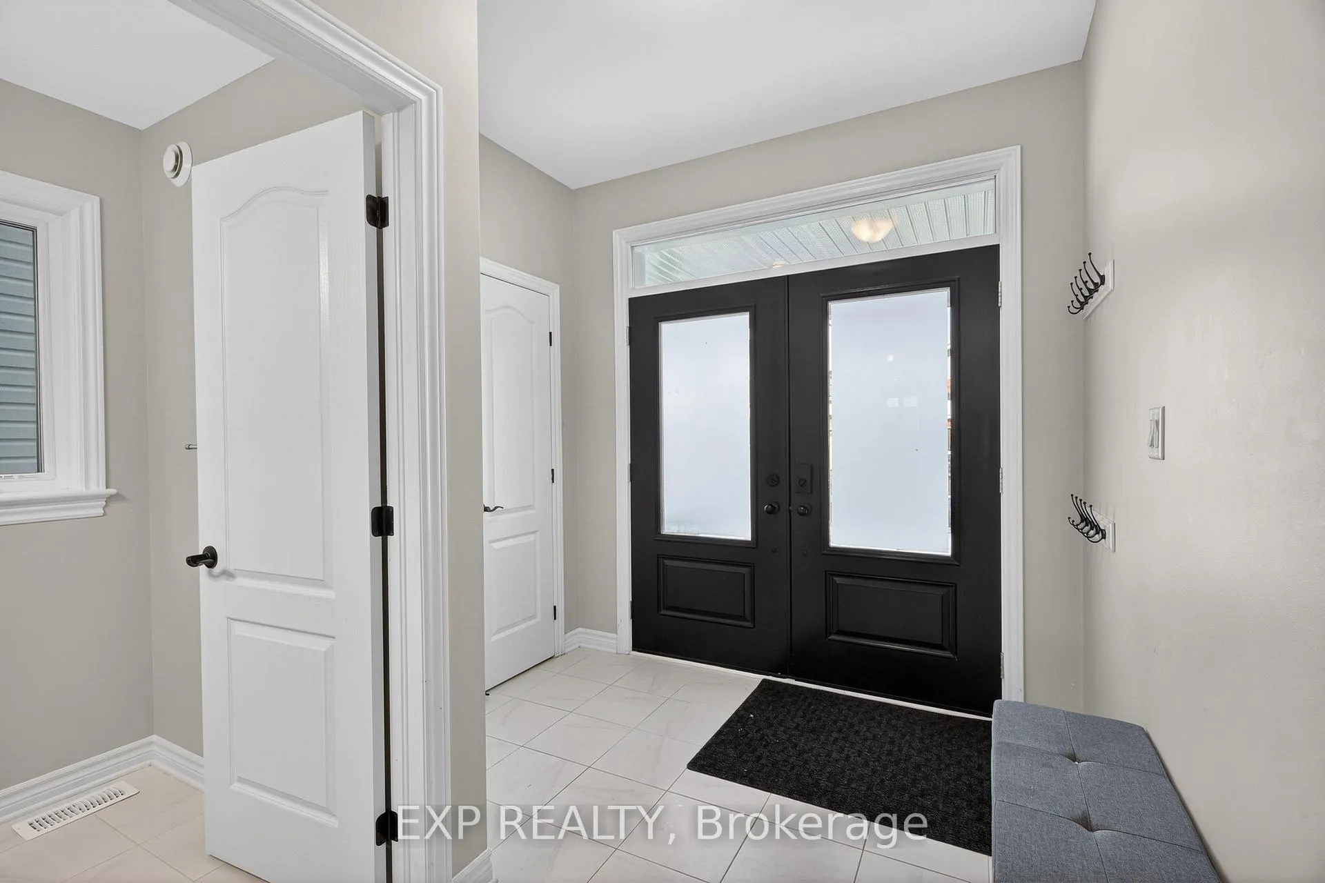 Photo 3 of 1375 Monarch Drive, Kingston, City Northwest — HOMEH