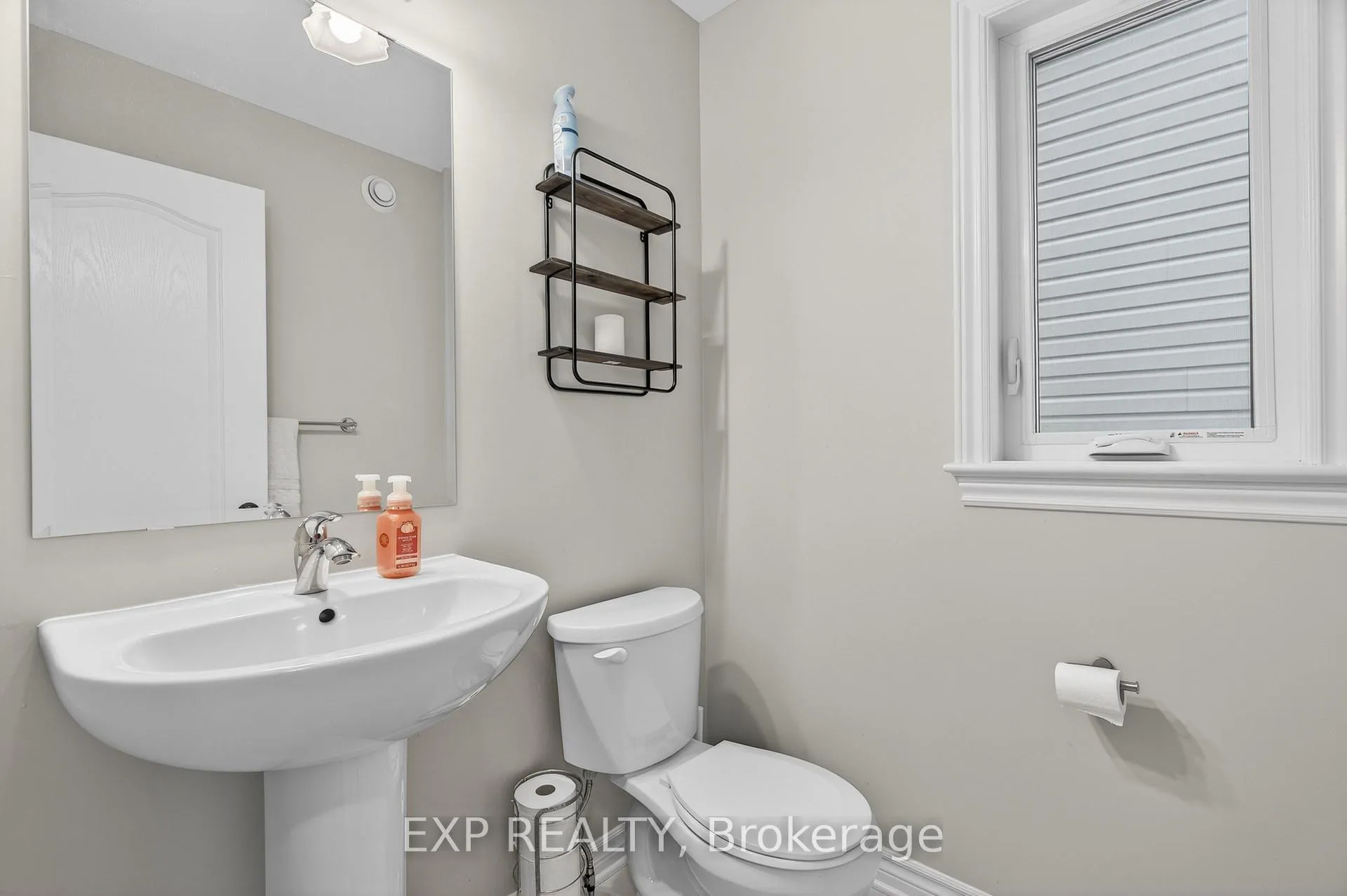 Photo 5 of 1375 Monarch Drive, Kingston, City Northwest — HOMEH