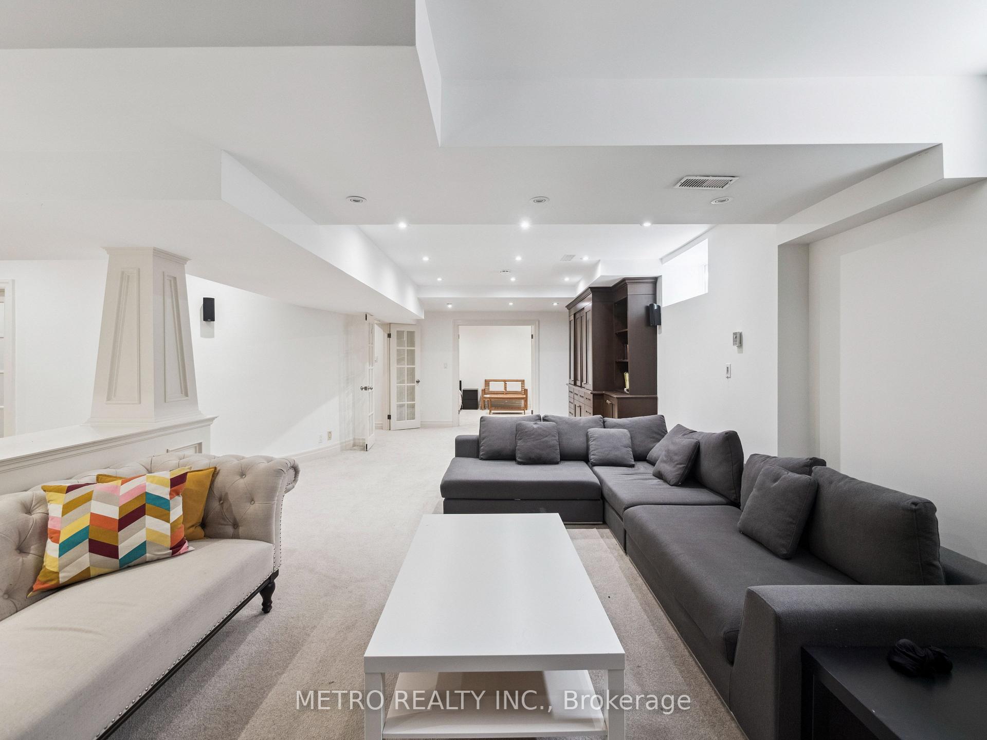 Photo 21 of 14 Village Squire Lane, Markham, Royal Orchard — HOMEH