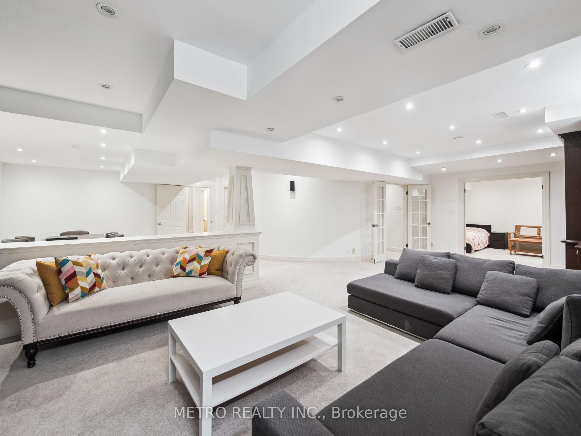 Photo 35 of 14 Village Squire Lane, Markham, Royal Orchard — HOMEH