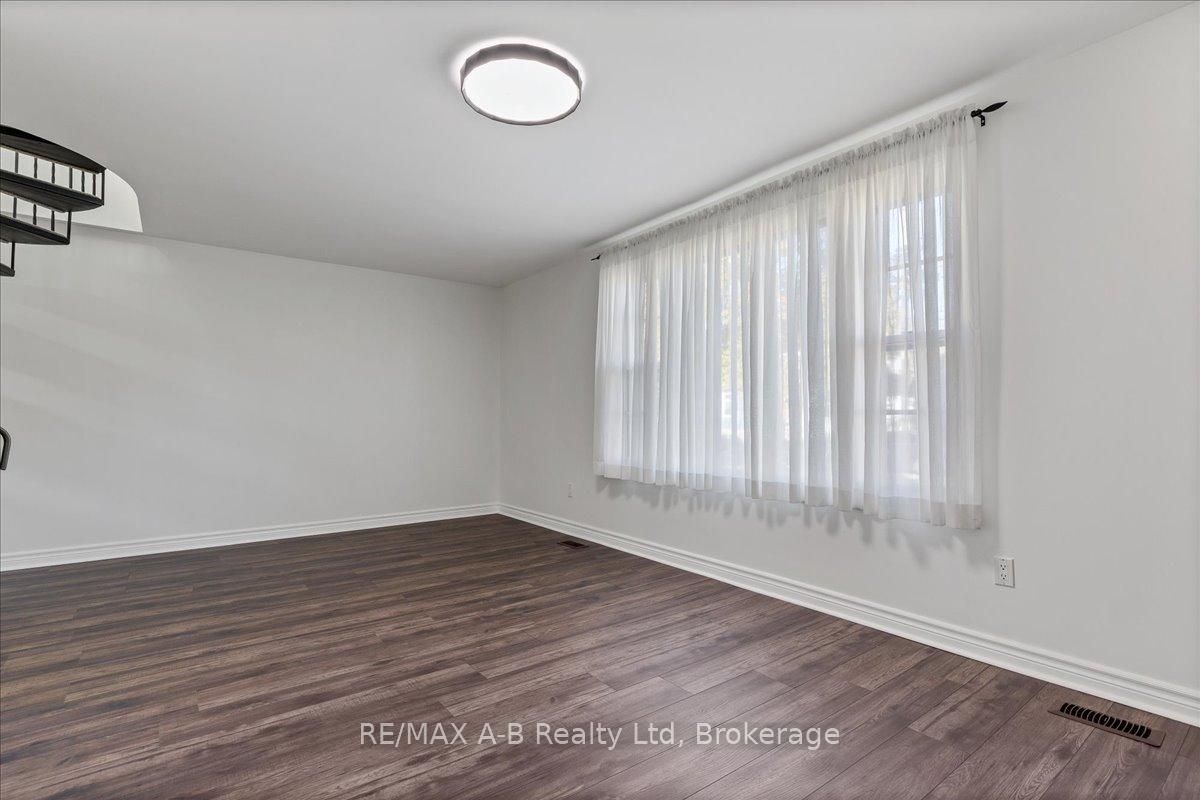 Photo 8 of 853 Queens Avenue, London, East G — HOMEH
