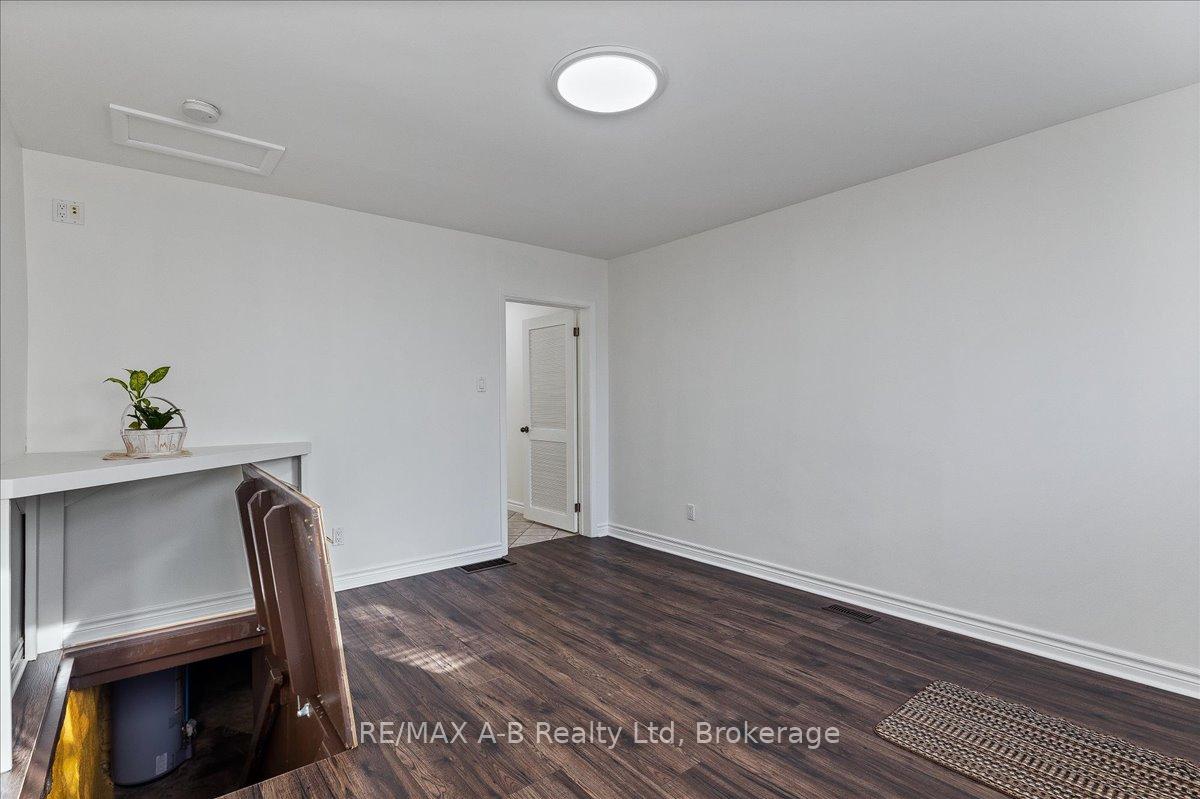 Photo 19 of 853 Queens Avenue, London, East G — HOMEH