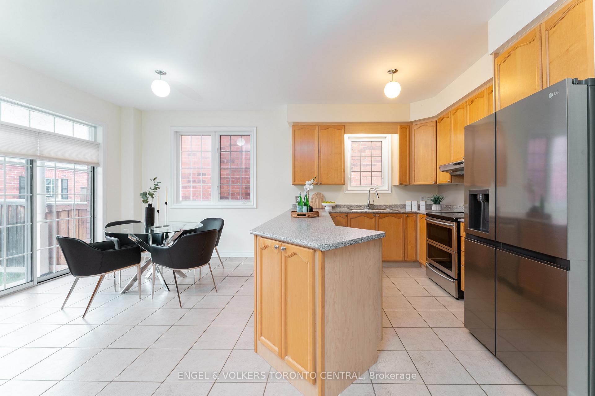 Photo 11 of 22 Donald Sim Avenue, Markham, Cornell — HOMEH