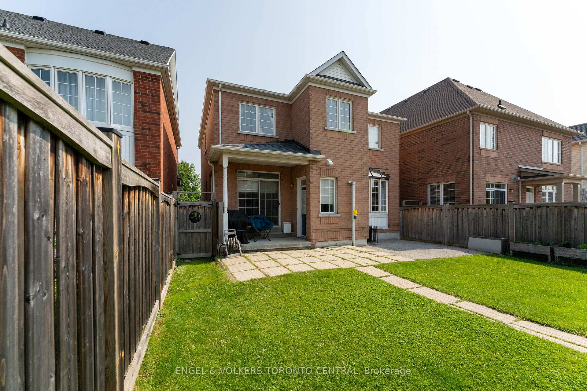 Photo 41 of 22 Donald Sim Avenue, Markham, Cornell — HOMEH
