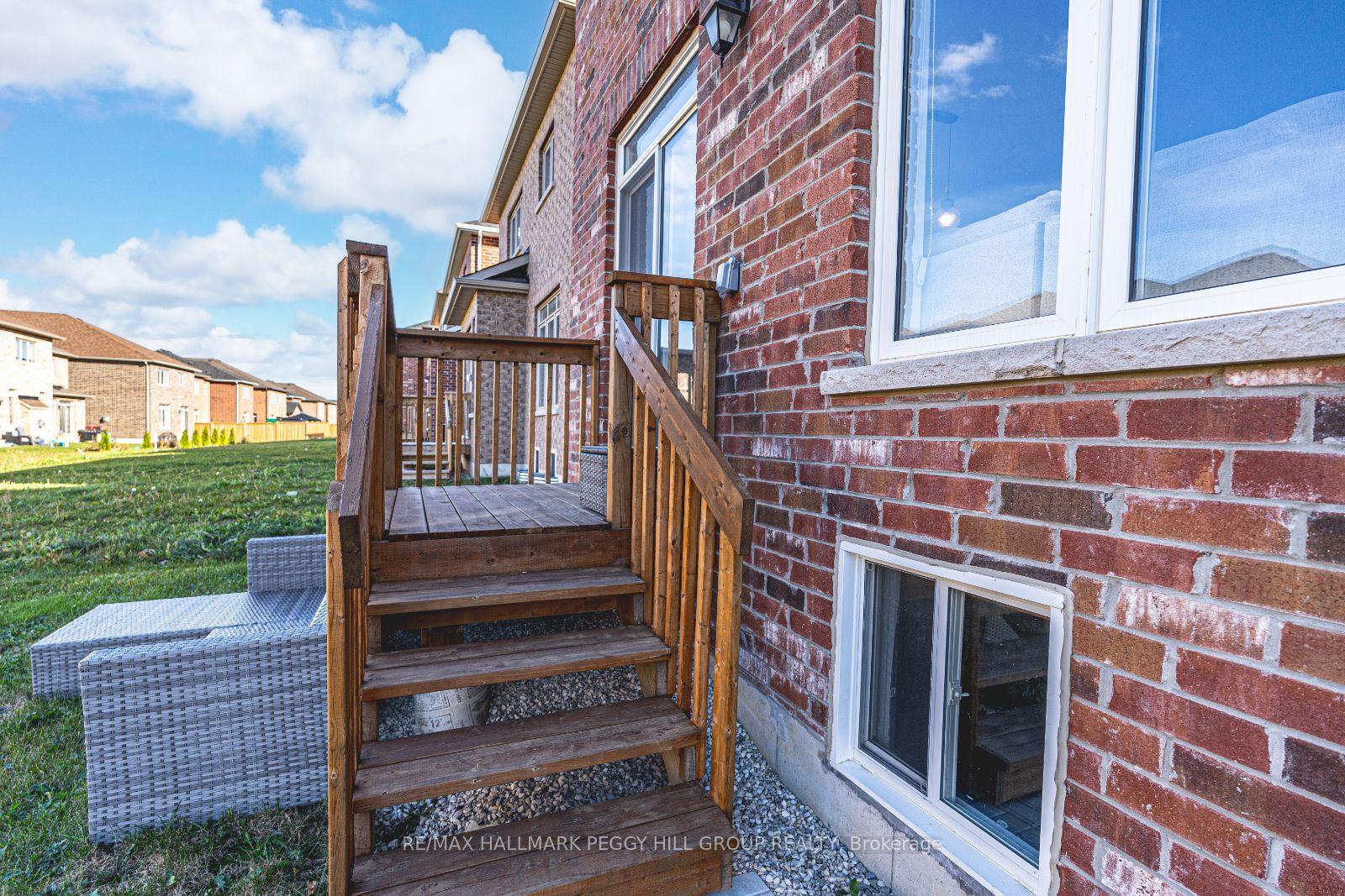 Photo 13 of 2252 Grainger Loop, Innisfil, Rural Innisfil — HOMEH