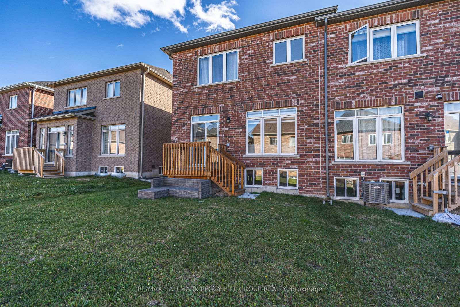 Photo 14 of 2252 Grainger Loop, Innisfil, Rural Innisfil — HOMEH