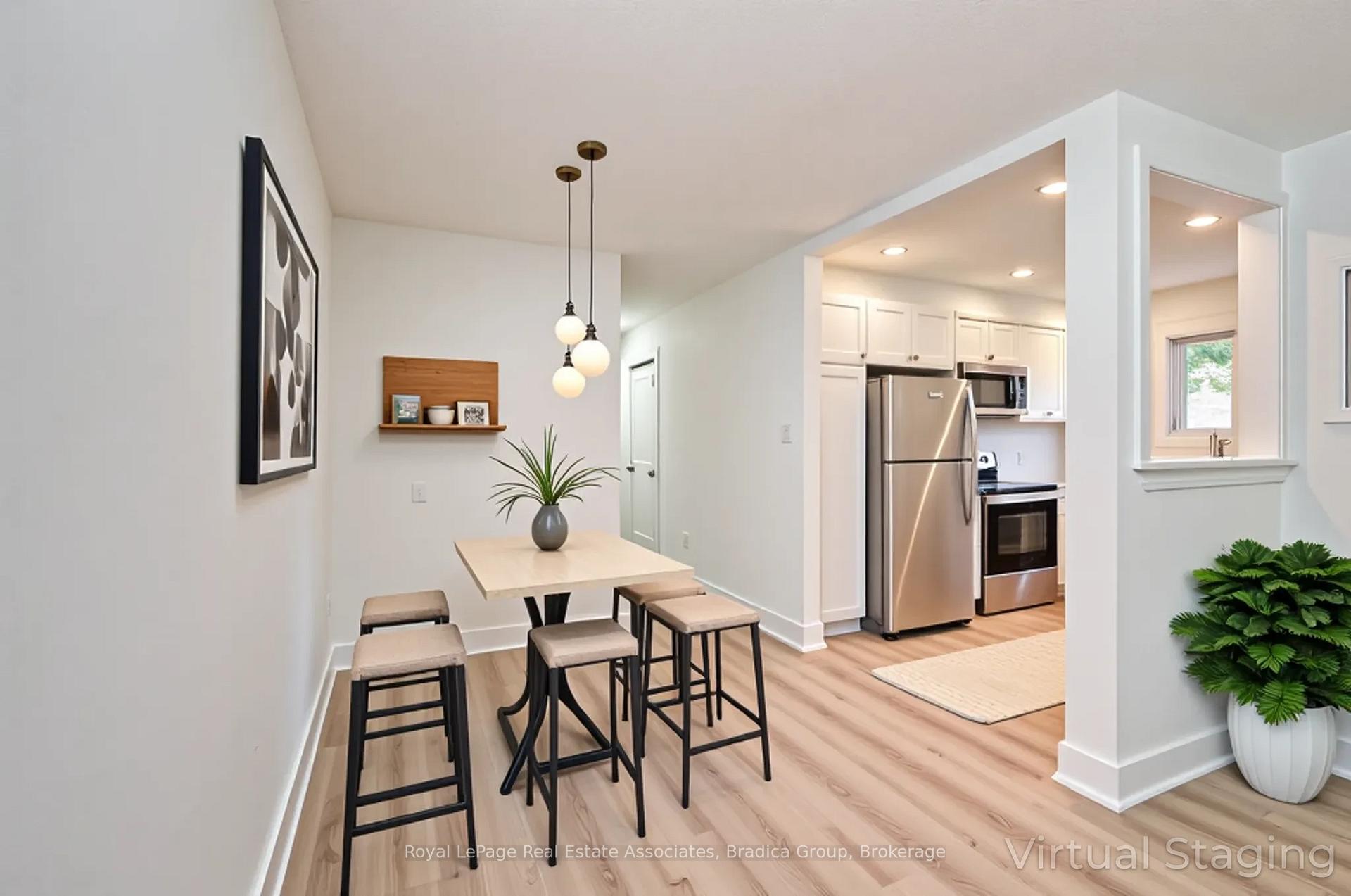 Photo 2 of 354 Southill Drive, Kitchener — HOMEH