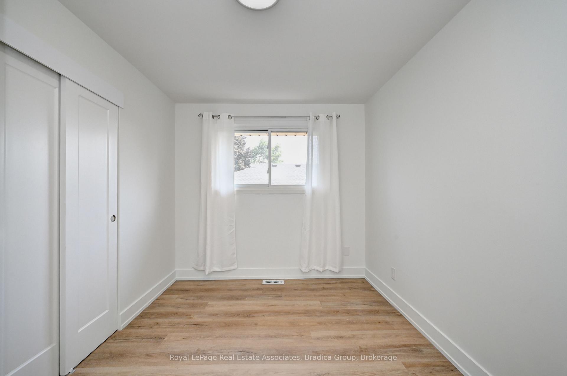 Photo 15 of 354 Southill Drive, Kitchener — HOMEH