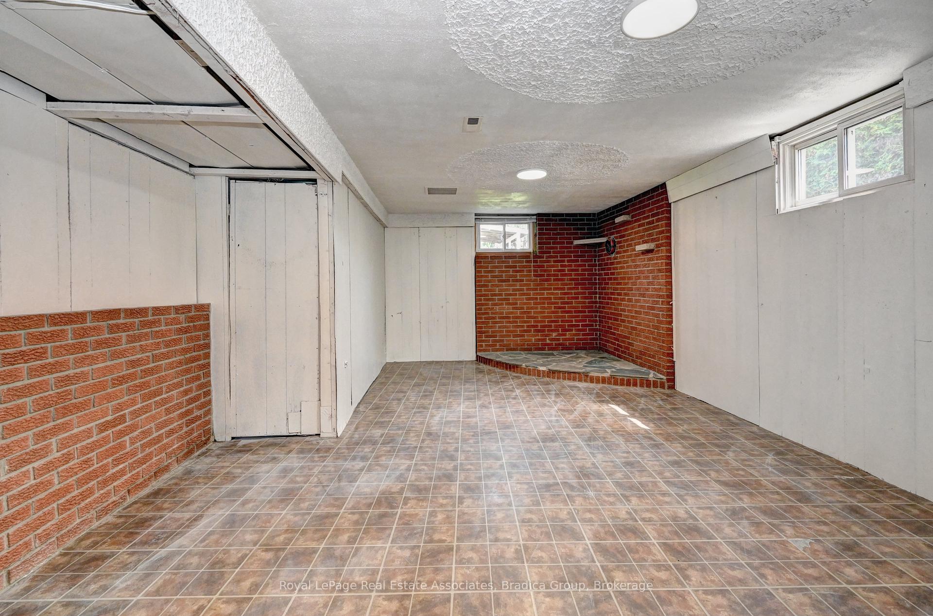 Photo 18 of 354 Southill Drive, Kitchener — HOMEH