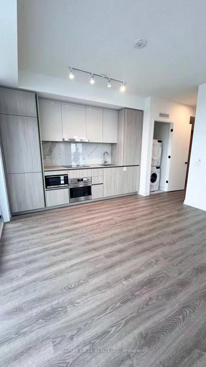 Photo 11 of Unit 4006, 8 Interchange Way, Vaughan, Vaughan Corporate Centre — HOMEH