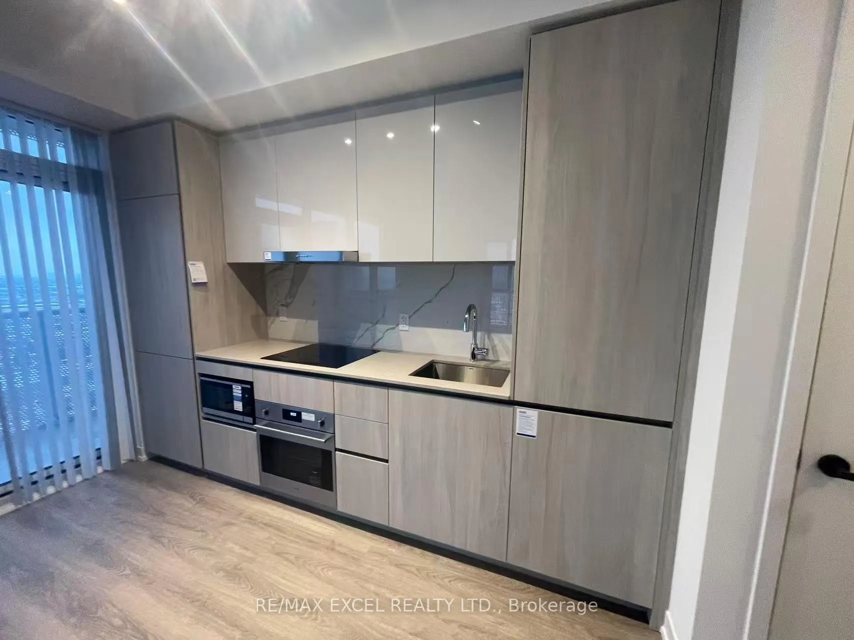 Photo 16 of Unit 4006, 8 Interchange Way, Vaughan, Vaughan Corporate Centre — HOMEH