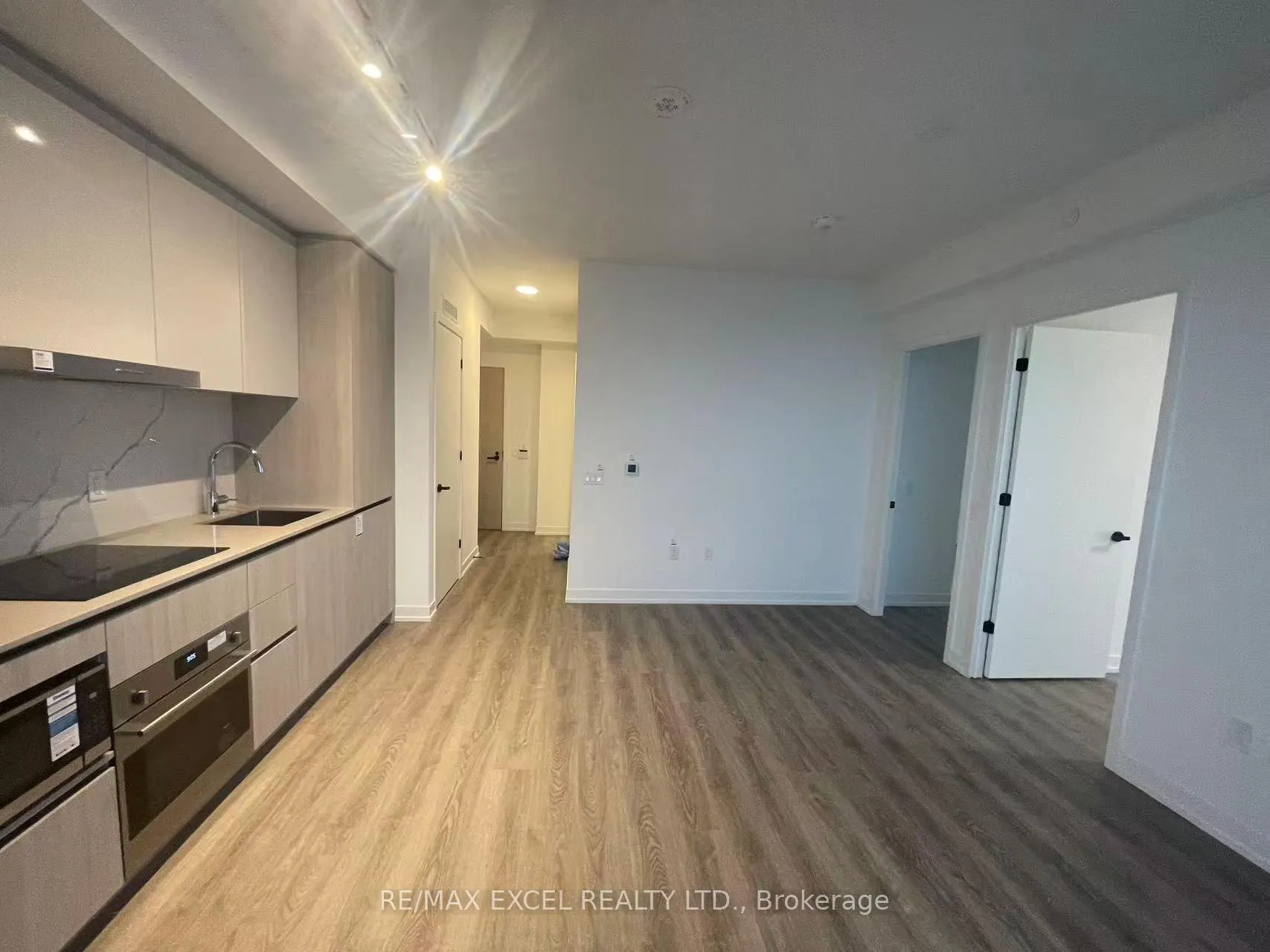 Photo 17 of Unit 4006, 8 Interchange Way, Vaughan, Vaughan Corporate Centre — HOMEH