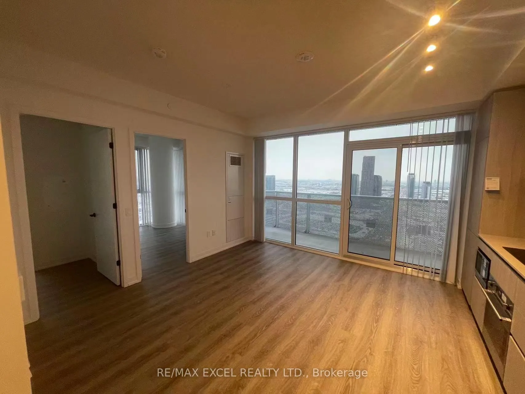 Photo 20 of Unit 4006, 8 Interchange Way, Vaughan, Vaughan Corporate Centre — HOMEH