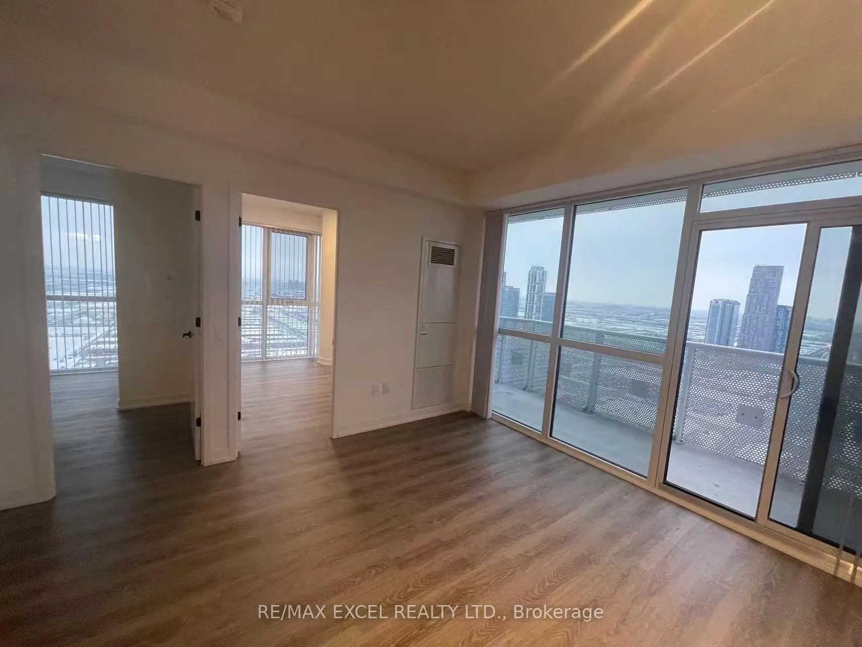 Photo 26 of Unit 4006, 8 Interchange Way, Vaughan, Vaughan Corporate Centre — HOMEH