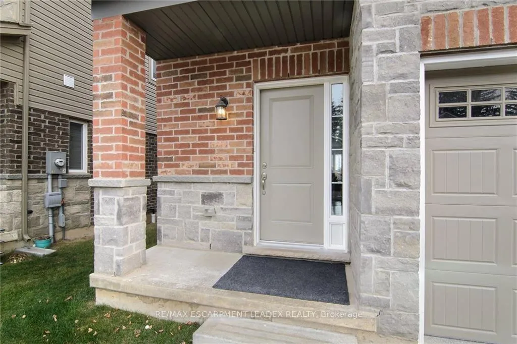 Photo 2 of 14 Cleland Avenue, Hamilton, Meadowlands — HOMEH