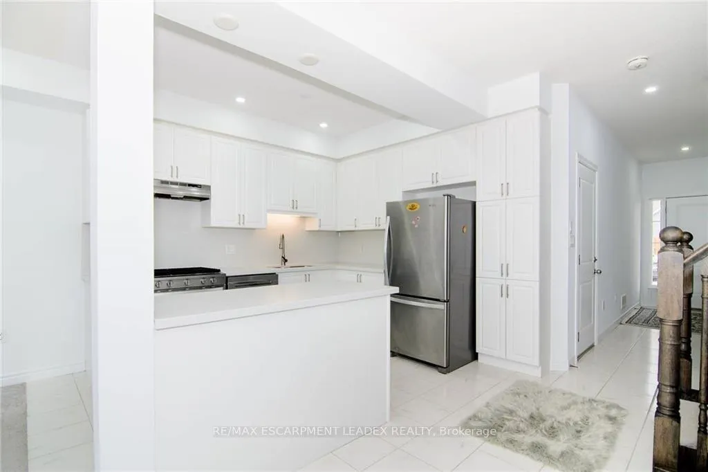 Photo 5 of 14 Cleland Avenue, Hamilton, Meadowlands — HOMEH