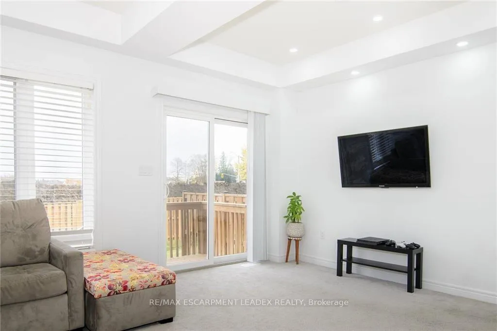 Photo 9 of 14 Cleland Avenue, Hamilton, Meadowlands — HOMEH