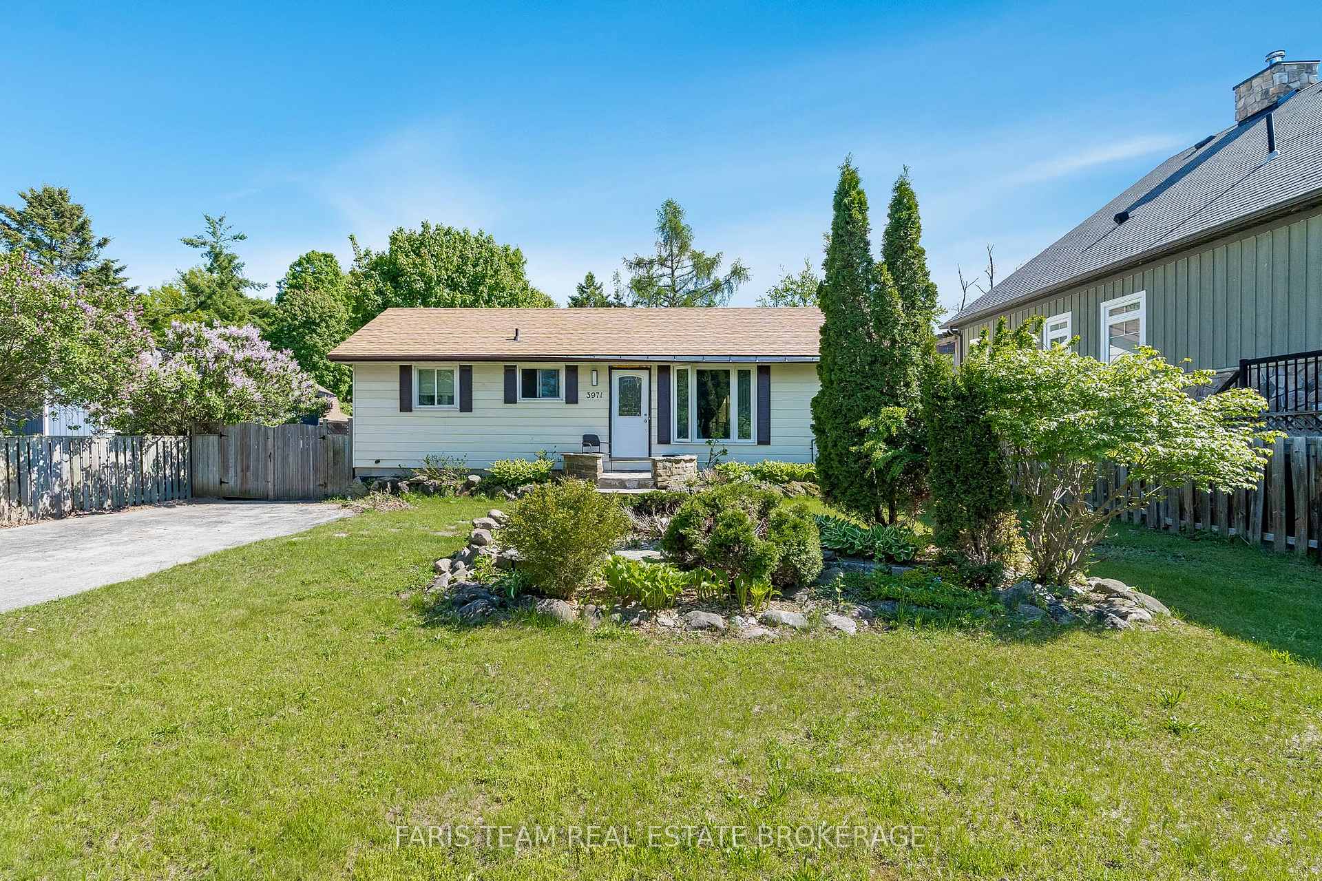 Photo 3 of 3971 Guest Road, Innisfil, Rural Innisfil — HOMEH