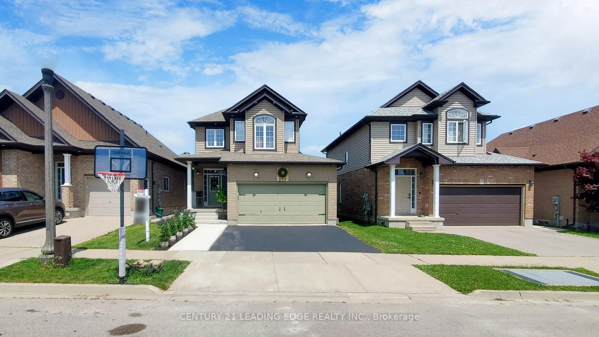 Photo 1 of 277 Watervale Crescent, Kitchener — HOMEH